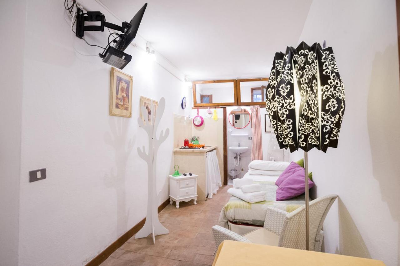 Duomo Budget Apartment ออร์เวียโต ภายนอก รูปภาพ