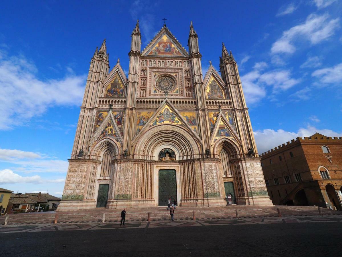 Duomo Budget Apartment ออร์เวียโต ภายนอก รูปภาพ